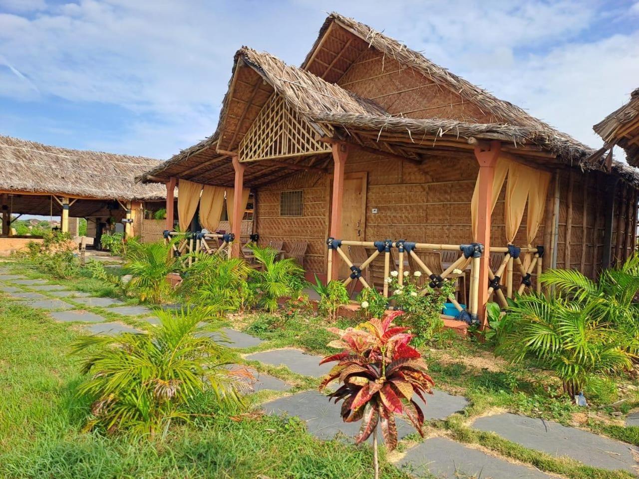 Hotel Hampi Rasta Cafe Extérieur photo